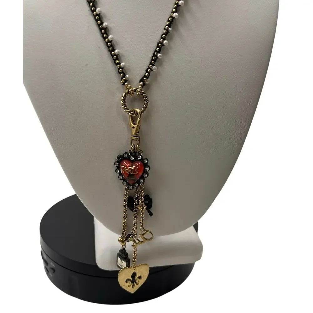 Betsey Johnson Betsey Goes to Paris Paris Eiffel Tower heart‎ Oui Fob necklace